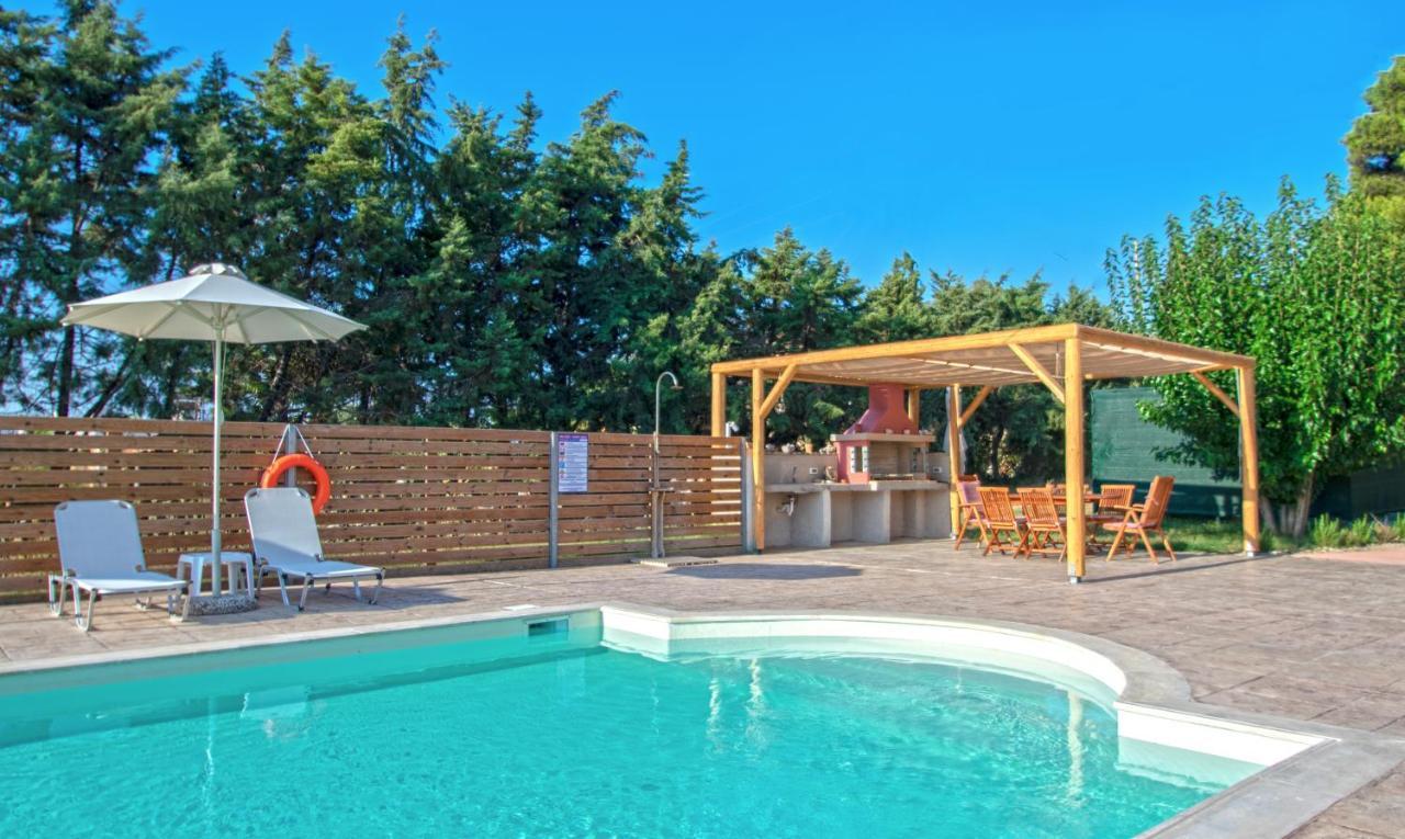 Elegant Maisonettes Kalamaki Exterior photo